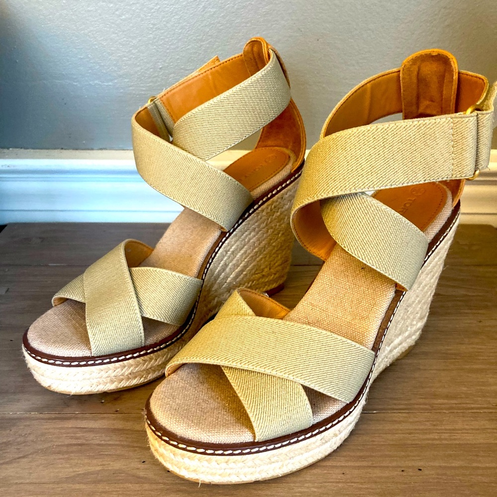 Like New Tory Burch wedge sandal